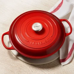 Le Creuset Braiser -Le Creuset Store 3.5qt BraiserDetail1 lpr