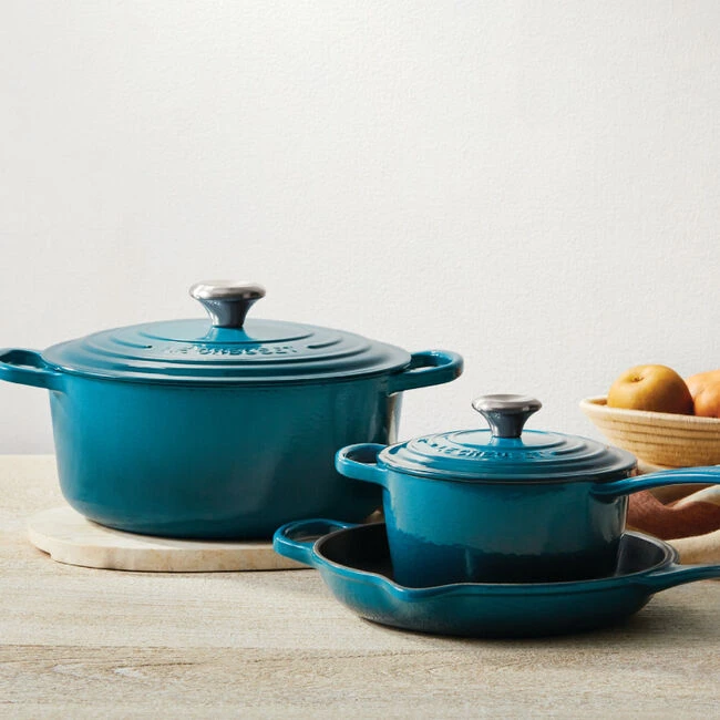 Le Creuset Signature Enameled Cast Iron 5-Piece Cookware Set 8 Le Creuset Signature Enameled Cast Iron 5-Piece Cookware Set - Image 6