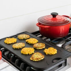 Le Creuset Giant Reversible Grill / Griddle 9 Le Creuset Giant Reversible Grill / Griddle -Le Creuset Store L2066B 20 gallery2