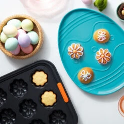 Le Creuset Flower Cakelet Pan -Le Creuset Store MB304 G3