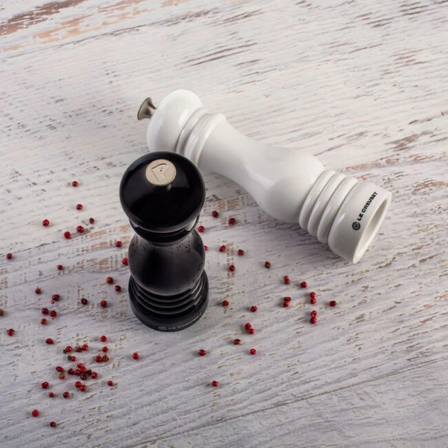 Le Creuset Salt And Pepper Mill Set 9 Le Creuset Salt And Pepper Mill Set - Image 7