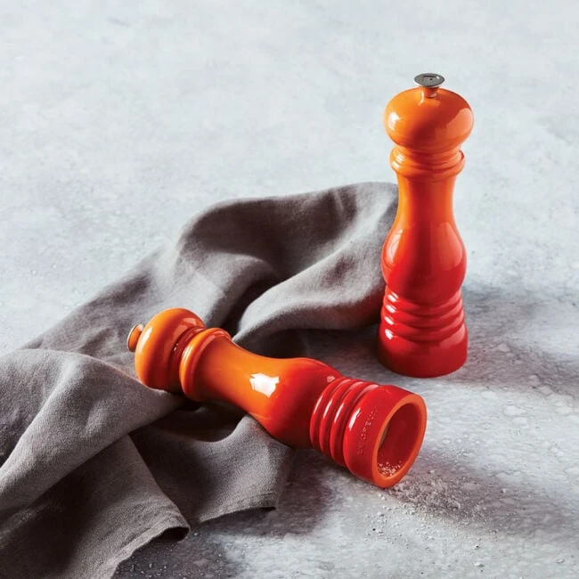 Le Creuset Salt And Pepper Mill Set 3 Le Creuset Salt And Pepper Mill Set