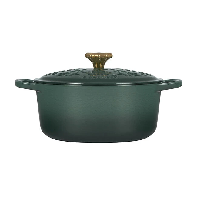 Le Creuset Noël Collection Holiday Tree Round Dutch Oven 7 Le Creuset Noël Collection Holiday Tree Round Dutch Oven - Image 5