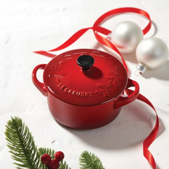 Le Creuset Holly Mini Cocotte 3 Le Creuset Holly Mini Cocotte
