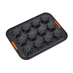 Le Creuset Snowflake Cakelet Pan 7 Le Creuset Snowflake Cakelet Pan -Le Creuset Store RS12935 MB301S 2 LPR