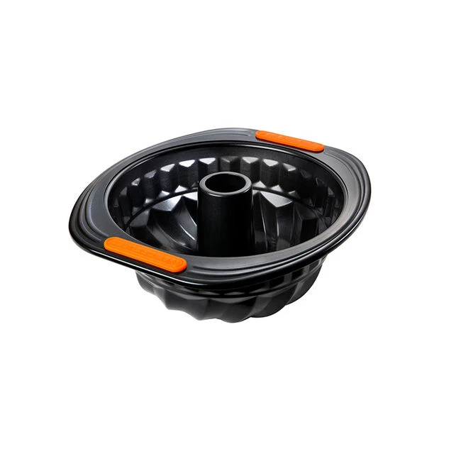 Le Creuset Fluted Cake Pan 4 Le Creuset Fluted Cake Pan - Image 2