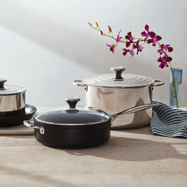 Le Creuset Signature Stainless Steel Stockpot 4 Le Creuset Signature Stainless Steel Stockpot - Image 2