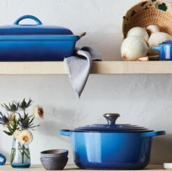 Le Creuset Round Dutch Oven 34 Le Creuset Round Dutch Oven -Le Creuset Store azure RDO g2