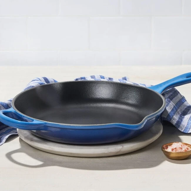 Le Creuset Signature Skillet 5 Le Creuset Signature Skillet - Image 3