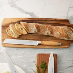 Le Creuset Bread Knife -Le Creuset Store bread knife g1