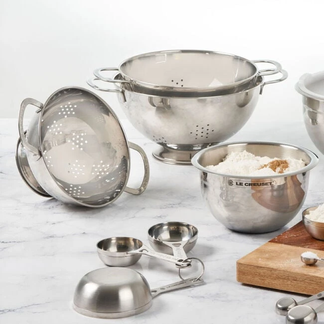 Le Creuset Stainless Steel 3-Piece Colander Set 4 Le Creuset Stainless Steel 3-Piece Colander Set - Image 2