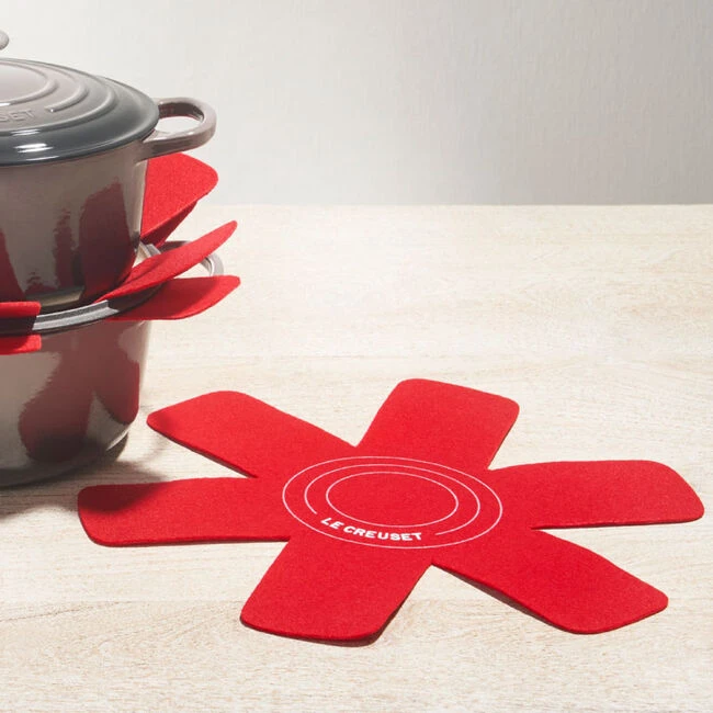 Le Creuset Cookware Protectors, Set Of 3 4 Le Creuset Cookware Protectors, Set Of 3 - Image 2
