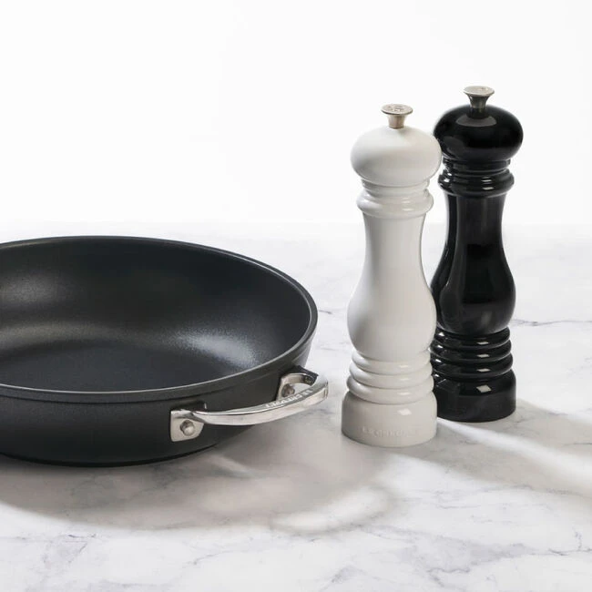 Le Creuset Salt And Pepper Mill Set 11 Le Creuset Salt And Pepper Mill Set - Image 9