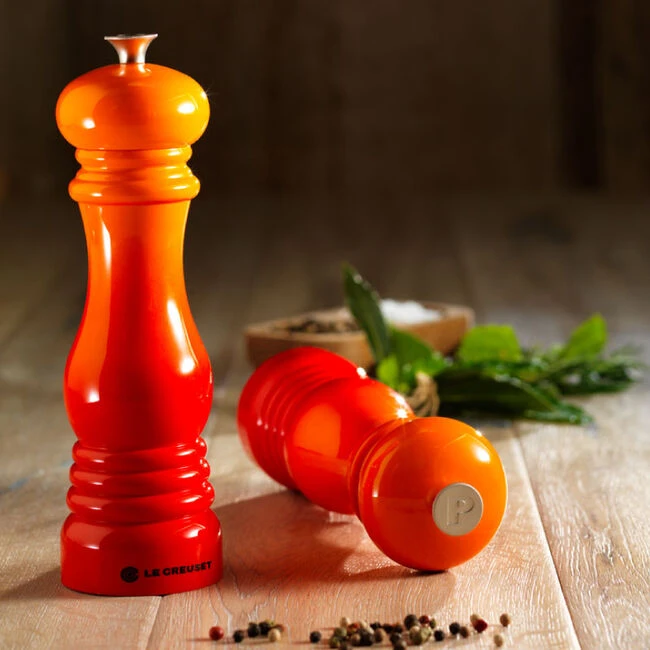Le Creuset Salt And Pepper Mill Set 7 Le Creuset Salt And Pepper Mill Set - Image 5