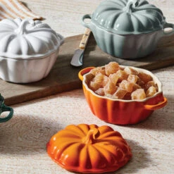 Le Creuset Pumpkin Mini Cocotte 16 Le Creuset Pumpkin Mini Cocotte -Le Creuset Store mini cocotte gallery2