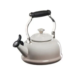 Le Creuset Classic Whistling Kettle 18 Le Creuset Classic Whistling Kettle -Le Creuset Store q3101 716ss