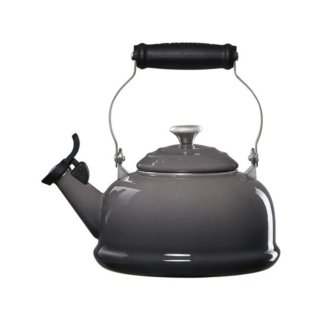 Le Creuset Classic Whistling Kettle 9 Le Creuset Classic Whistling Kettle - Image 7