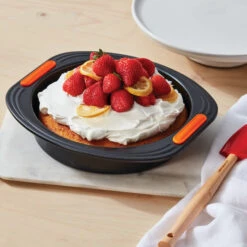 Le Creuset Round Cake Pan -Le Creuset Store round cake pan g1