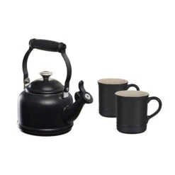 Le Creuset Demi Kettle And Mugs Set 17 Le Creuset Demi Kettle And Mugs Set -Le Creuset Store rs12993 demikettlemugs licorice ss