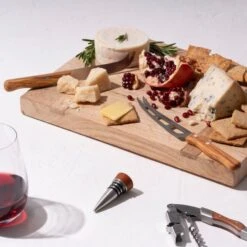 Le Creuset Cheese Knives, Set Of 3 8 Le Creuset Cheese Knives, Set Of 3 -Le Creuset Store set3 cheese knivesg2