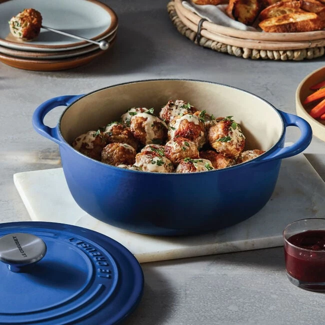 Le Creuset Shallow Round Oven 6 Le Creuset Shallow Round Oven - Image 4