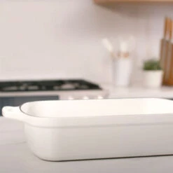 Le Creuset Signature Roaster 11 Le Creuset Signature Roaster -Le Creuset Store sig roaster thb video 2