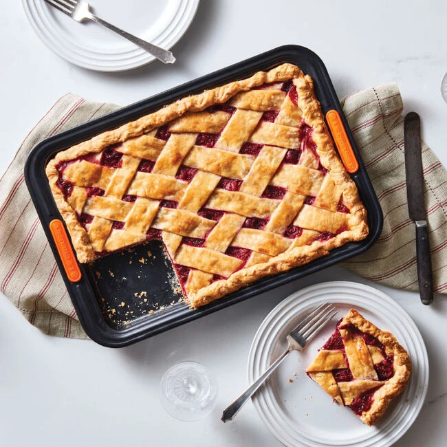 Le Creuset Sheet Pan 4 Le Creuset Sheet Pan - Image 2