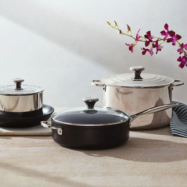 Le Creuset Toughened Nonstick PRO Saute Pan 7 Le Creuset Toughened Nonstick PRO Saute Pan - Image 5