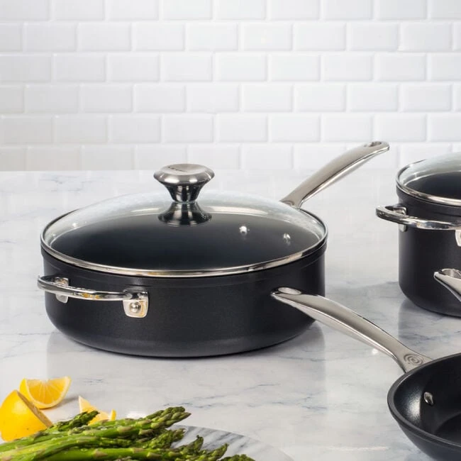 Le Creuset Toughened Nonstick PRO Saute Pan 4 Le Creuset Toughened Nonstick PRO Saute Pan - Image 2